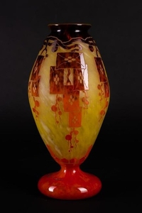 LE VERRE FRANCAIS Frene vase, in double glass lie on