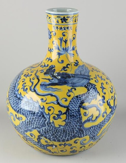 Large Chinese dragon vase, H 44 cm.