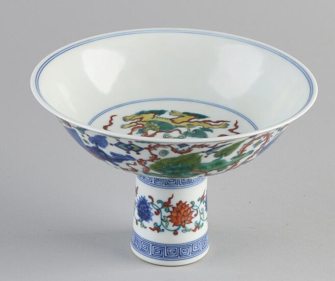Large Chinese porcelain bowl on a high base, with Foo