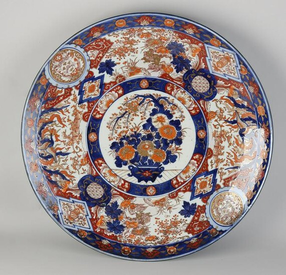 Large Japanese Imari decorative dish Ã˜ 57 cm.