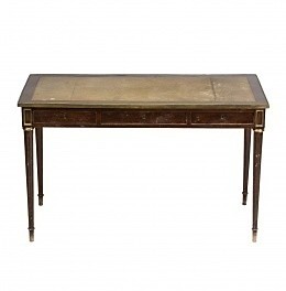Louis XVI style "bureau plat" table in mahogany with brass applications and leather top, early 20th Century.