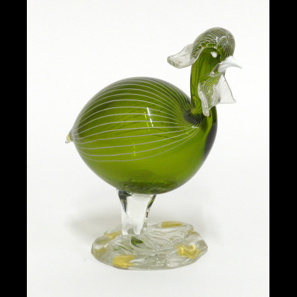 Manifattura di Murano "Uccello" Scultura in vetro massello trasparente incolore e verde a canne lattimo con applicazione di vetro lattimo....