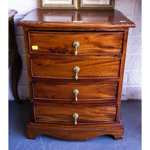 NEAT MAHOGANY 4 DRAWER BEDSIDE CHEST