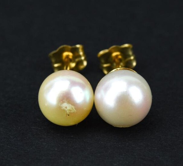 Pair Cultured Pearl Stud Earrings