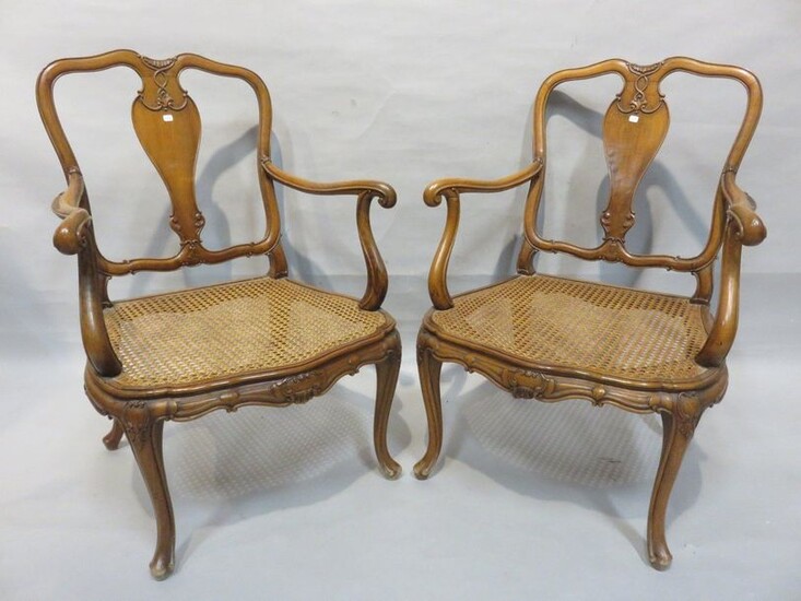 Paire de fauteuils cannés en bois naturel.... - Lot 180 - Jonquet