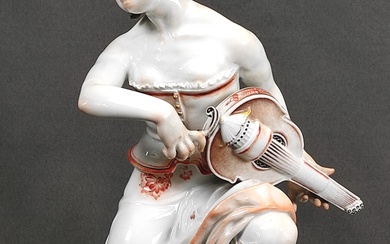 Porcelain figure "Girl with hurdy-gurdy", Meissen sword mark, 4th choice, 1925-34, designed by Paul