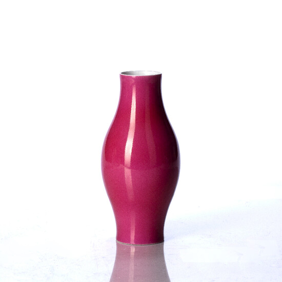 Rose pink vase, 'ganlanping'