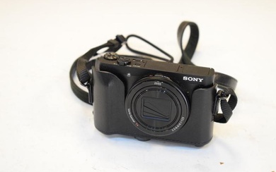 Sony Cyber-shot digital camera with Zeiss Vario Sonnar 30x...