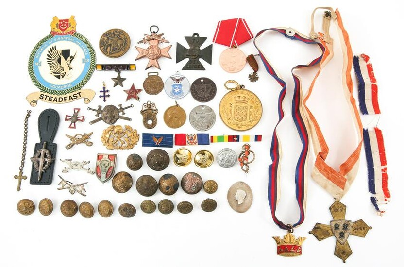 WORLD MILITARY MEDALS BUTTONS & PINS LOT