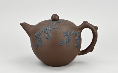 Yixing teapot Ø 14 cm.