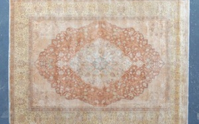 9 X 12 FINELY WOVEN RUG