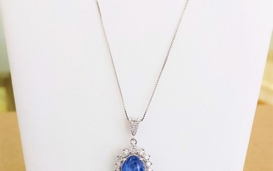 18 kt. White gold - Necklace with pendant - 3.34 ct Sapphire - Diamonds