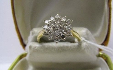 18ct YELLOW GOLD DIAMOND CLUSTER RING, impressive diamond cluster...