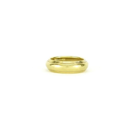 18ct gold wedding band, size O, 2.8g