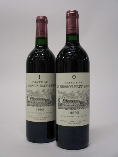 2 bouteilles CHÂTEAU LA MISSION HAUT BRION 2003 CC Pessac Léognan (base goulot)