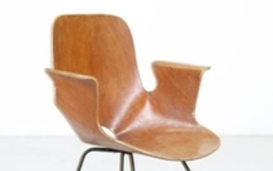 NOBILI VITTORIO (n. 1935) Chair. Curved wood. Cm 6…