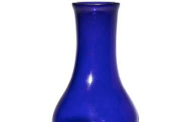 A TRANSPARENT BLUE GLASS VASE, LATE QING DYNASTY