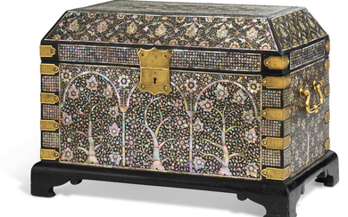 A MOTHER-OF-PEARL OVERLAID GILT-BRASS MOUNTED WOOD CASKET, GUJARAT, WESTERN INDIA, CIRCA 1600