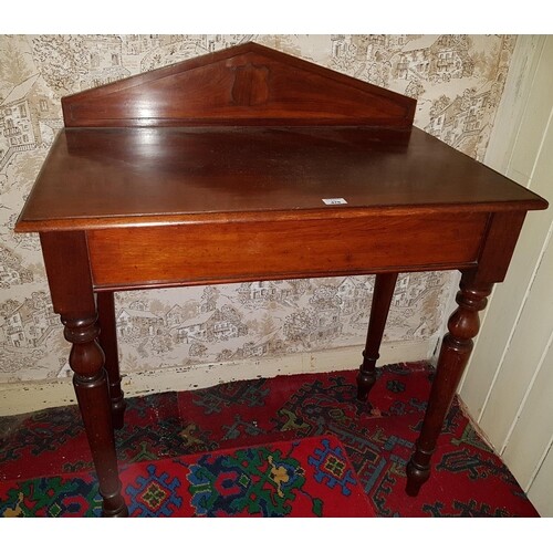 A 19th Century Mahogany Side /Hall Table. 81 x 49cm.