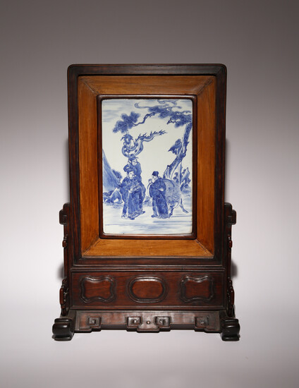 A CHINESE BLUE AND WHITE TABLE SCREEN