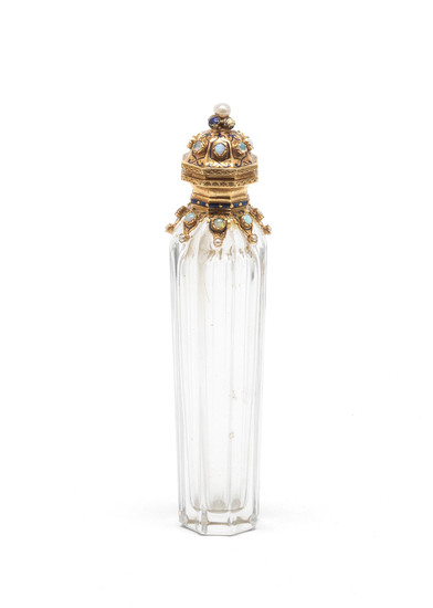 A French gold-mounted scent bottle