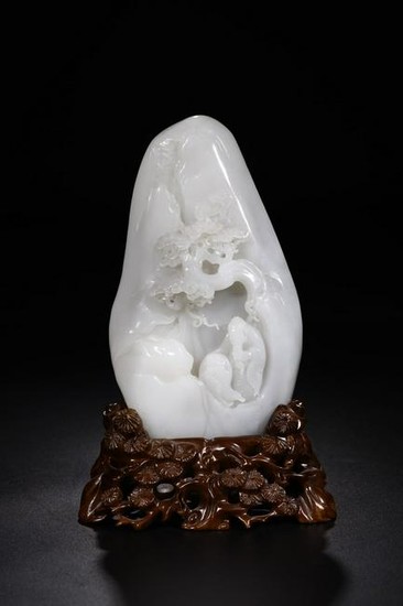A HETIAN JADE ORNAMENT WITH STORY CARVED
