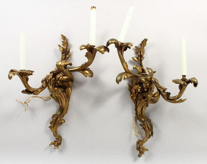 A PAIR OF BRONZE ROCOCO STYLE TWIN-BRANCH WALL