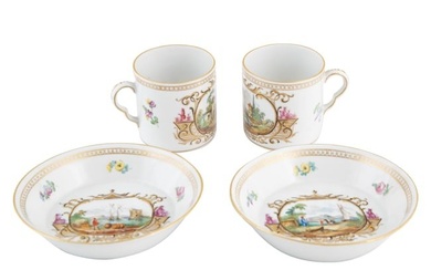 A PAIR OF RUSSIAN PORCELAIN CUPS AND PLATES, POPOV MANUFACTORY