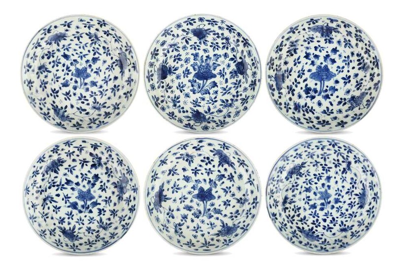A SET OF SIX CHINESE BLUE AND WHITE DISHES....