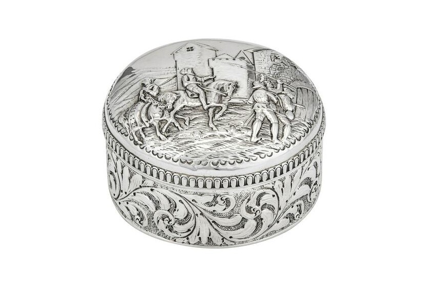 A Victorian sterling silver dressing table box, London