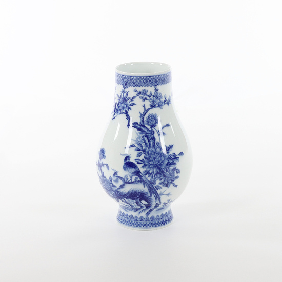 A porcelain vase, 40 cm high, China later part of the 20th century.