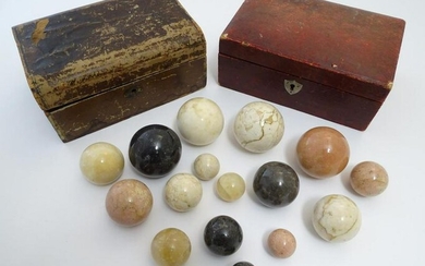 A quantity of polished agate spheres / balls of various