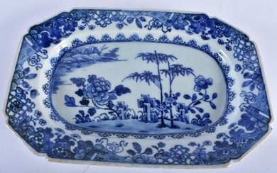 AN 18TH CENTURY CHINESE EXPORT BLUE AND WHITE PORCELAIN DISH Qianlong, painted with flowering landsc