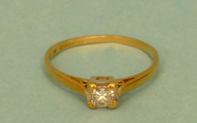 An 18ct Gold Ladies Square Solitaire Diamond Ring, size...