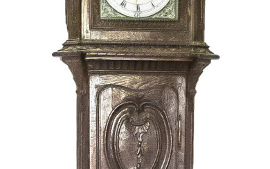 An important grandfather clock fro
