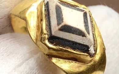 Ancient Roman Gold Ring with Rhombic Bezel and Pyramidal shaped Gemstone elegantly combined with white and blue colours