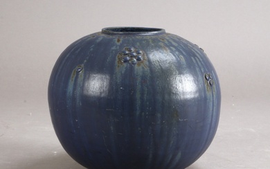 Arne Bang. Spherical stoneware vase, no. 214