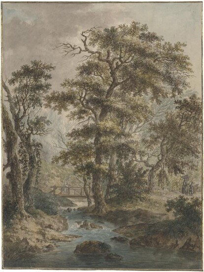 Bachlandschaft mit Holzsteg, auf dem ein Angler steht, mit großen Laubbäumen an beiden Seiten des Ufers.
