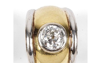 Bague bombée solitaire en or jaune avec anneaux en or blanc et diamants taillés en...