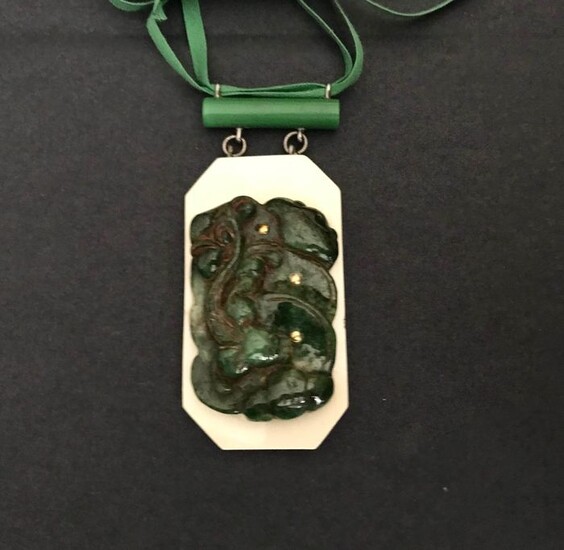 Bakelite - Jade - Necklace with pendant
