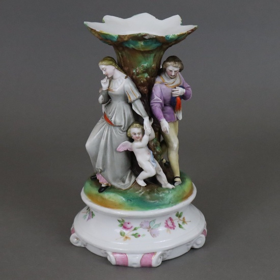 Chandelier figuratif - porcelaine partiellement émaillée, sur socle rond émaillé, tige en porcelaine biscuit avec...