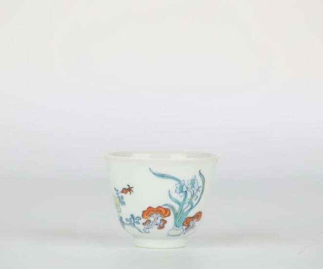 Chinese Doucai glazed porcelain cup, 19th century