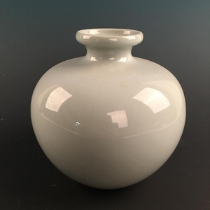Chinese White Glazed Jar, Qianlong Mark