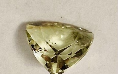 Chrysoberyl trillion cut gemstone
