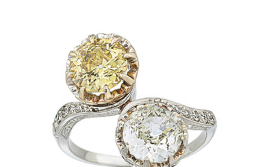 Fancy Intense Yellow round brilliant-cut diamond of 1.41 carats, old...