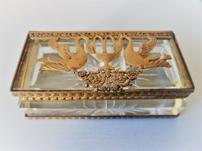 First Empire period heavy crystal and gilded bronze stamp box - Bronze, Crystal - Early 19th century
