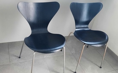 Fritz Hansen - Arne Jacobsen - Chair (2) - Butterfly chair (3107) - Steel, Wood