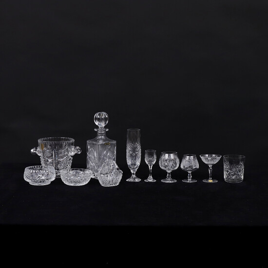 GLASS SERVICE, 40 parts, cut crystal.