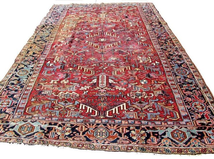 Handmade antique Persian Heriz rug 7.10' x 10.8' (235cm