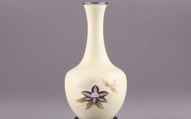 Kabin 花瓶 (Flower vessel) - copper and quartz and silver - With mark Yoshihisa 喜久 - Shippo kabin 七宝花瓶 (Cloisonne Vase) - Japan - Shōwa period (1926-1989)